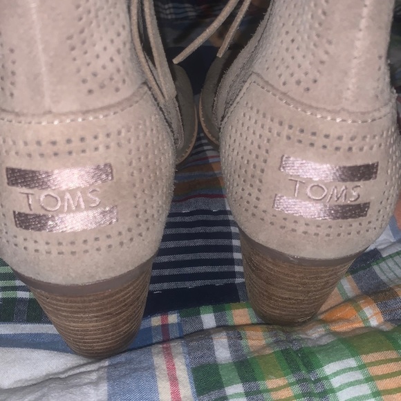 TOMS Tan booties - Picture 3 of 8